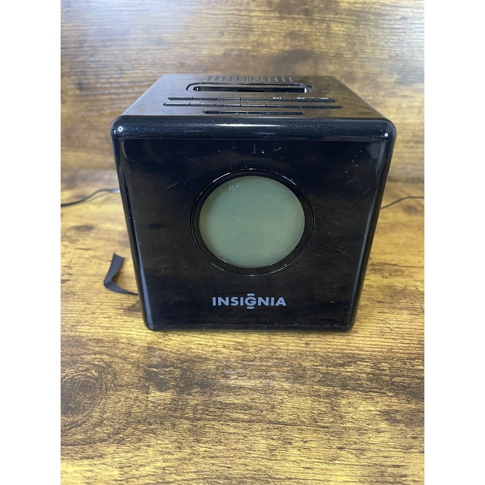 Insignia NS-CL01 Clock Radio Dock for Apple iPod iPhone 3G 3GS 4 4S Touch 30 Pin